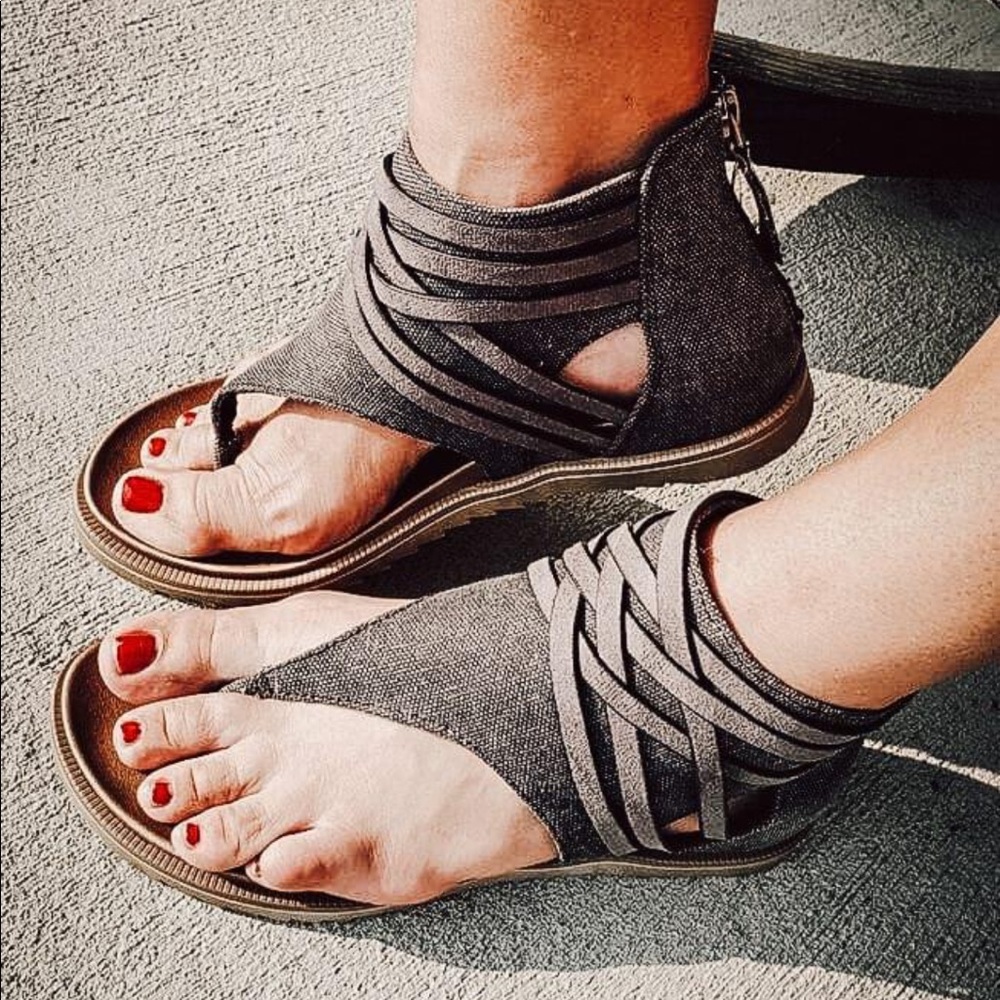 Very G Spartan Sandals